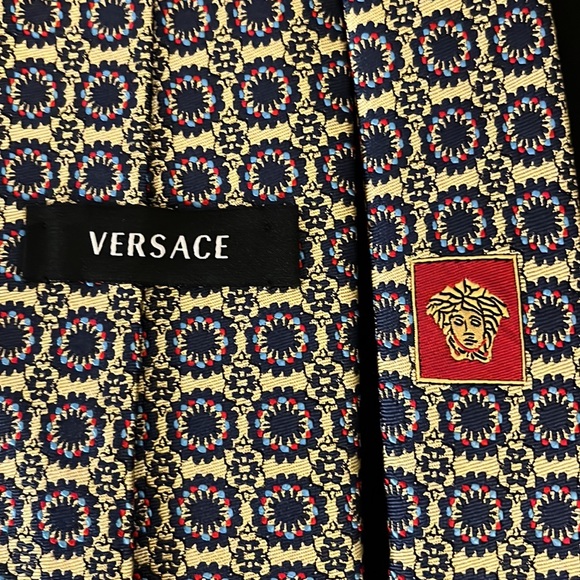 Mens Versace Gold/Navy Silk Tie NWOT - Picture 3 of 5